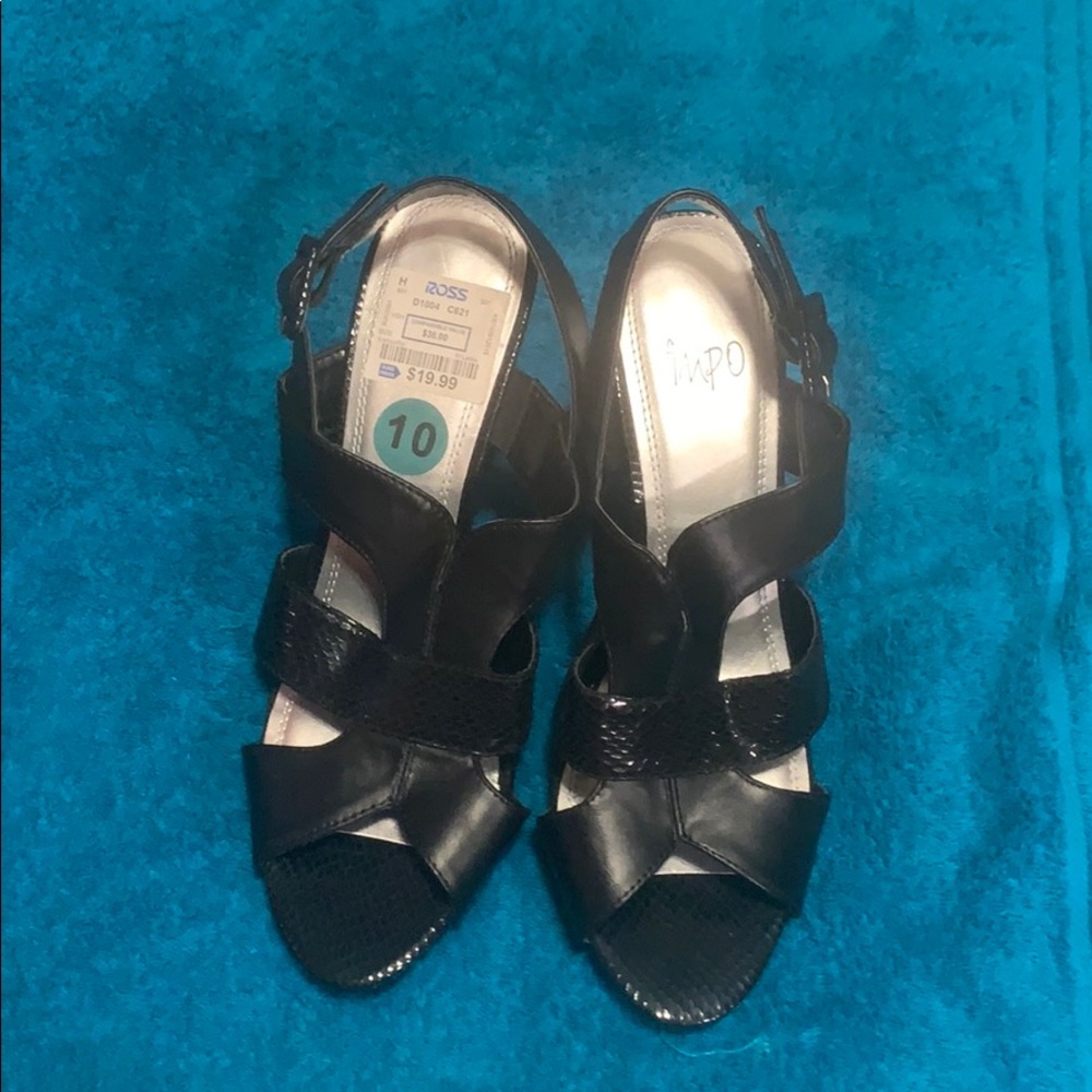 Heeled shoes